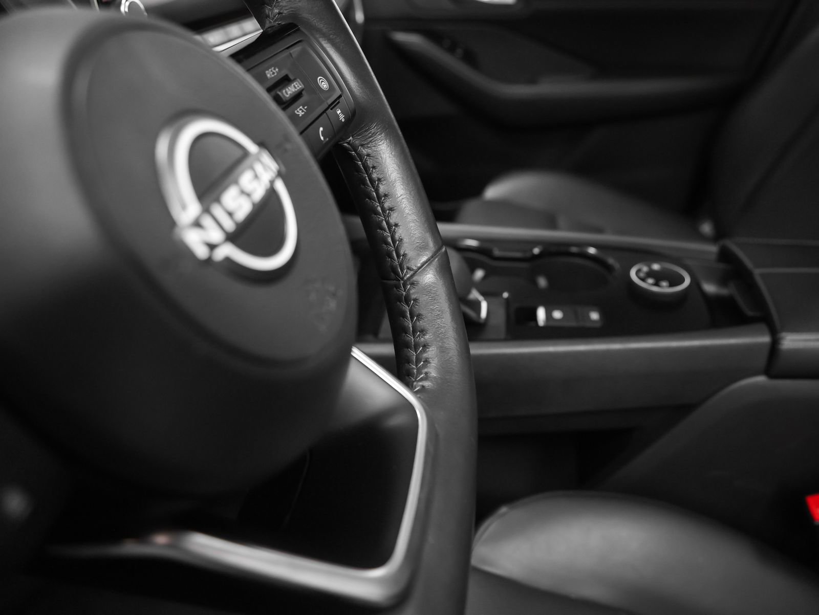 Used 2022 Nissan Rogue SV w/ SV Premium Package image 33