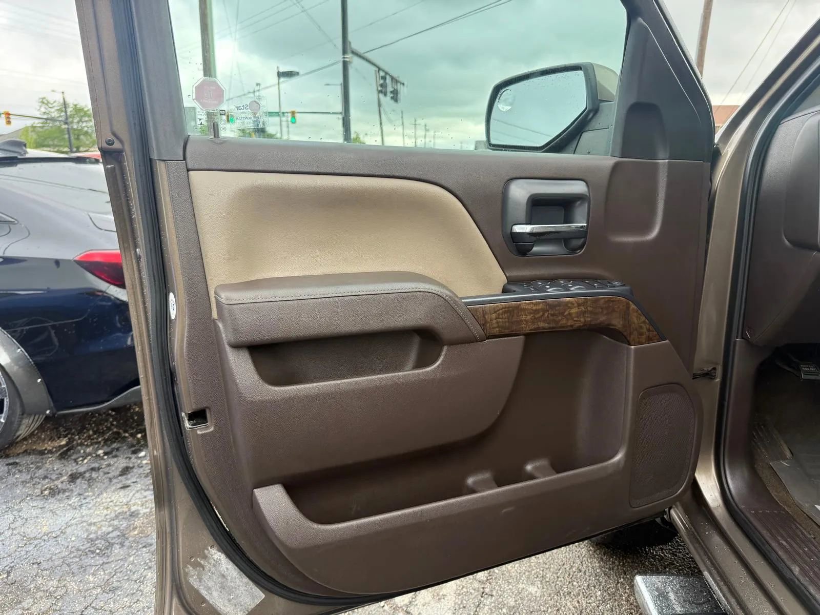 Used 2015 Chevrolet Silverado 1500 LT AWD/4WD image 10
