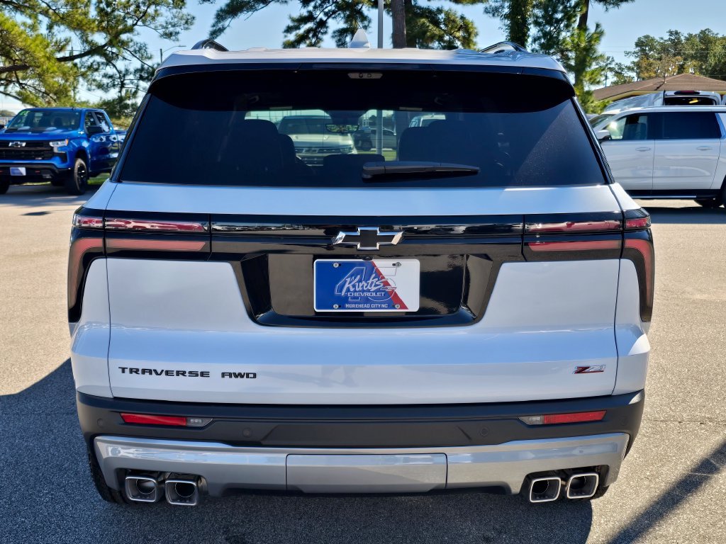New 2027 Chevrolet Traverse Z71 w/ Driver Confidence Package AWD/4WD image 4