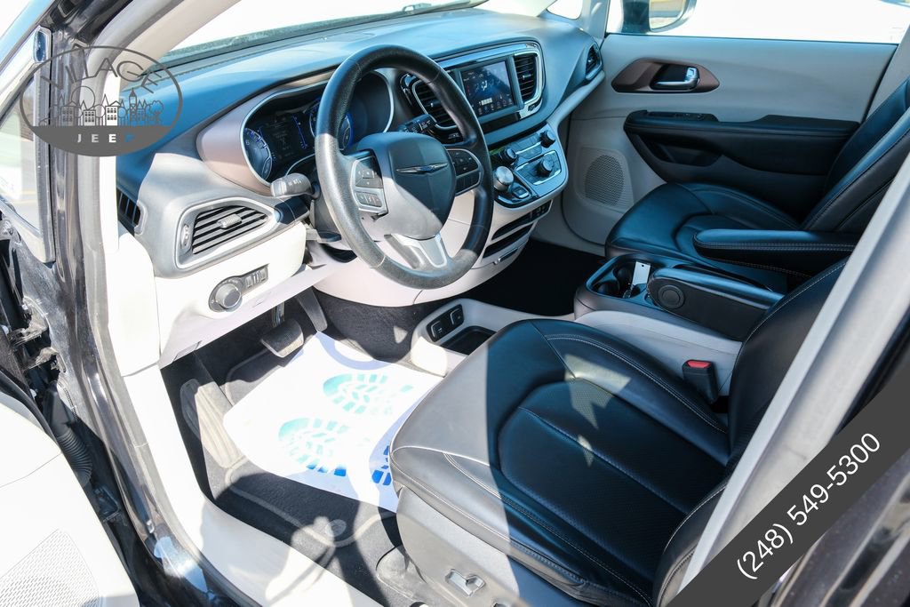Used 2020 Chrysler Voyager Lxi FWD image 13