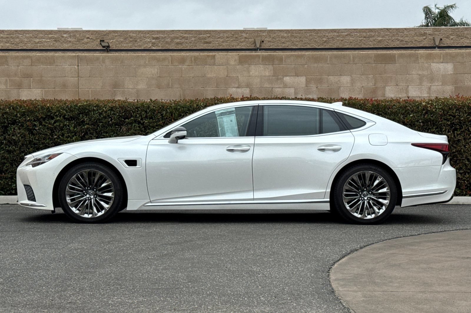 Certified 2023 Lexus LS 500h AWD w/ Luxury Package image 7