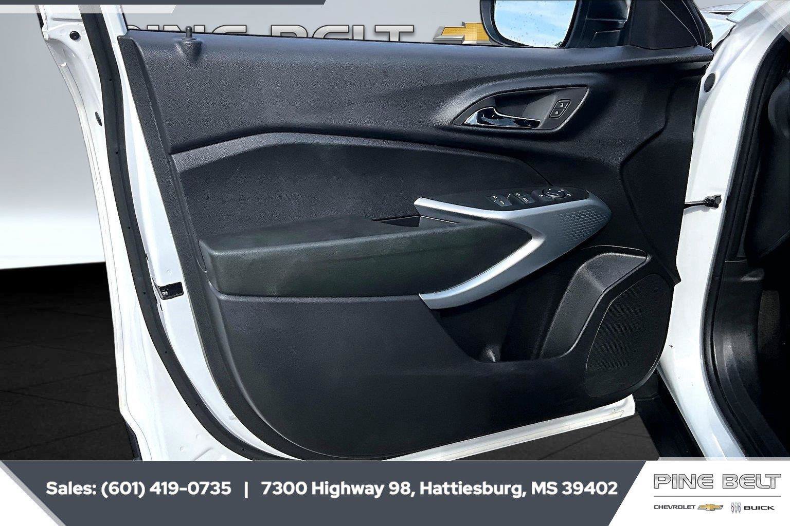 Used 2026 Chevrolet Trax LS FWD image 17