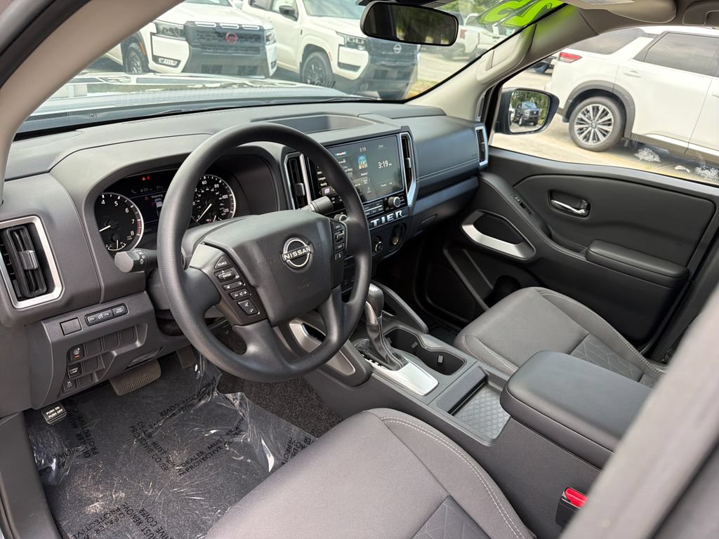 Used 2025 Nissan Frontier SV RWD image 11