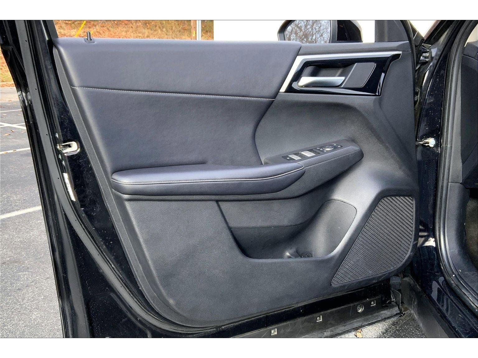 Used 2024 Mitsubishi Outlander SE image 21