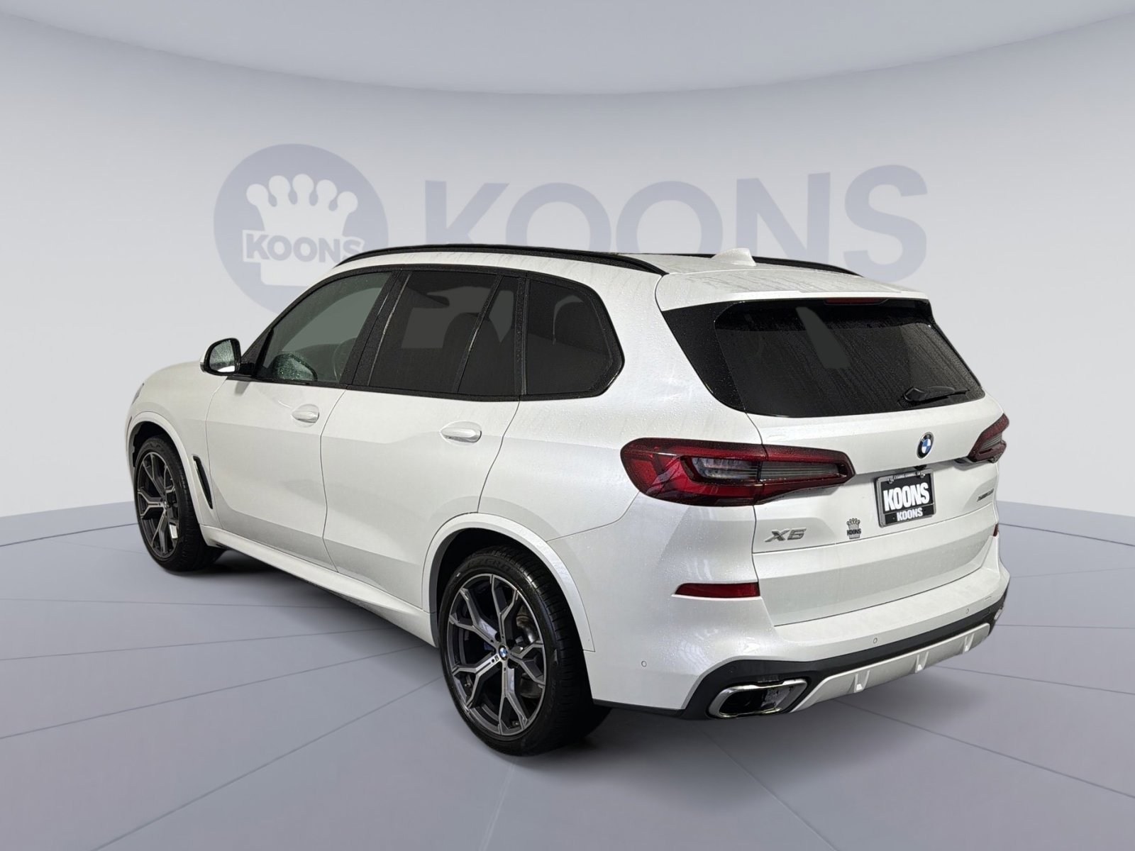 Used 2021 BMW X5 xDrive40i w/ M Sport Package image 4