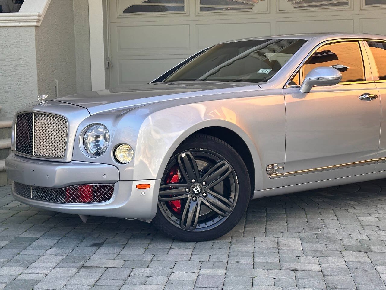 Used 2011 Bentley Mulsanne RWD image 2