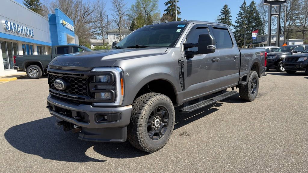 Used 2023 Ford F250 XLT w/ XLT Premium Package AWD/4WD image 4