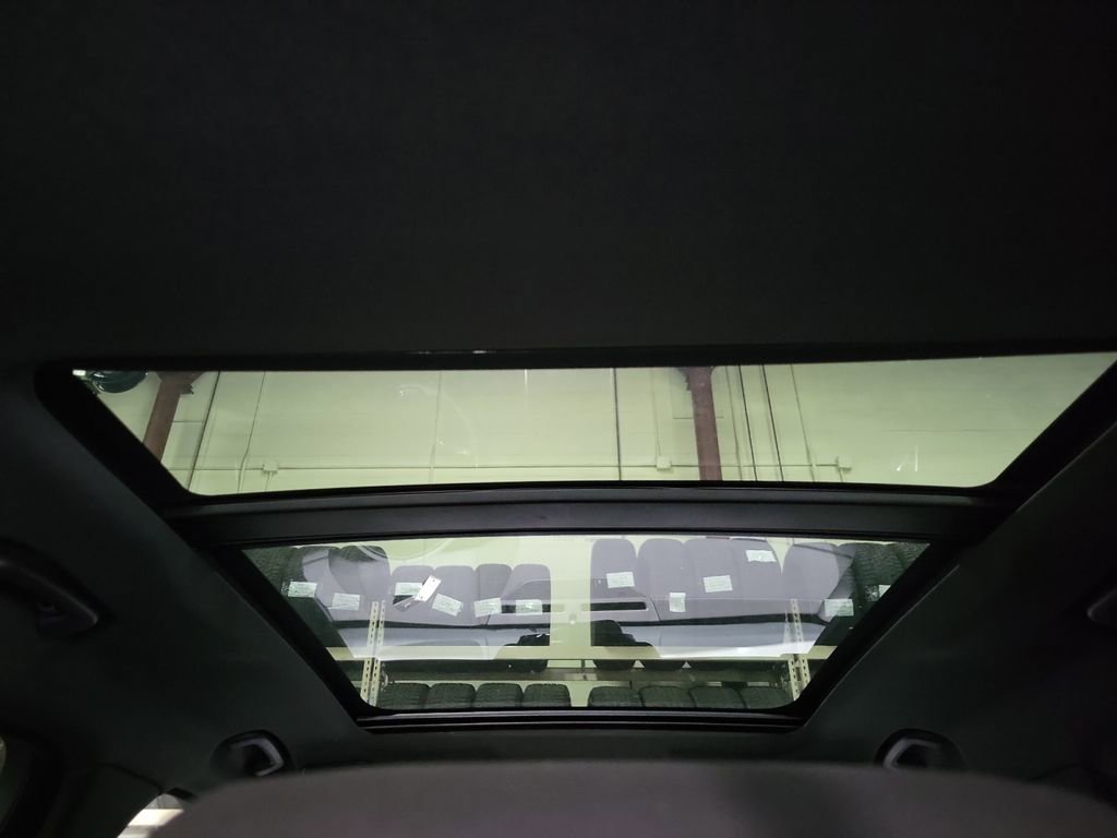 New 2026 Land Rover Range Rover Velar Dynamic SE image 27