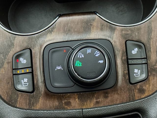 Used 2022 GMC Acadia Denali w/ Denali Technology Package image 21