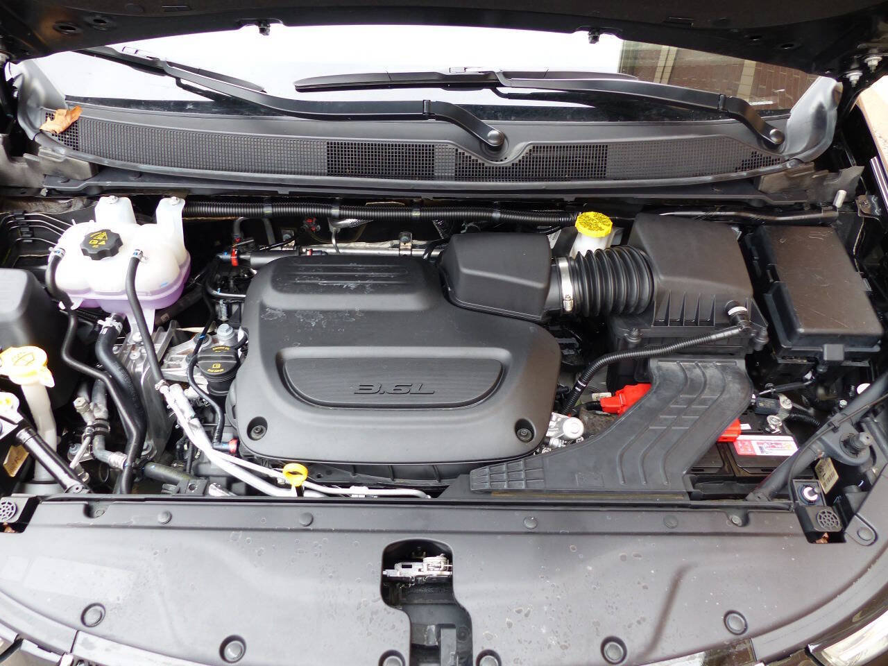 Used 2025 Chrysler Pacifica Select FWD image 14