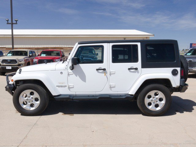 Used 2014 Jeep Wrangler Unlimited Sahara w/ Connectivity Group AWD/4WD image 3