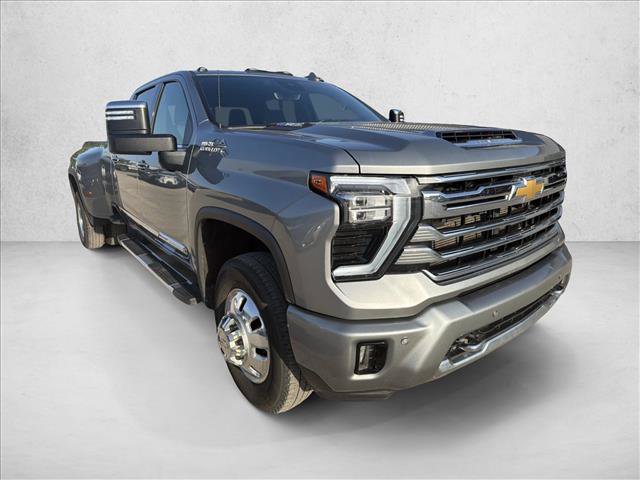 Used 2024 Chevrolet Silverado 3500 High Country w/ High Country Premium Package AWD/4WD image 7