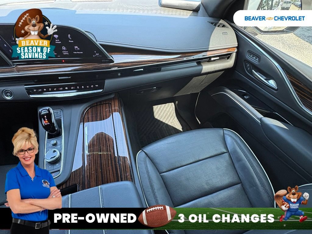 Used 2023 Cadillac Escalade Premium Luxury AWD/4WD image 25