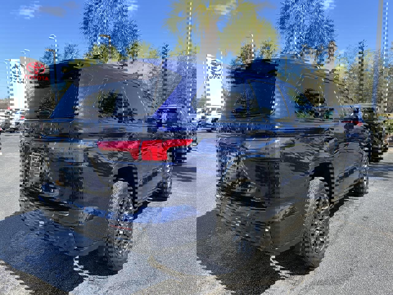 Used 2026 Toyota Sequoia Platinum image 10