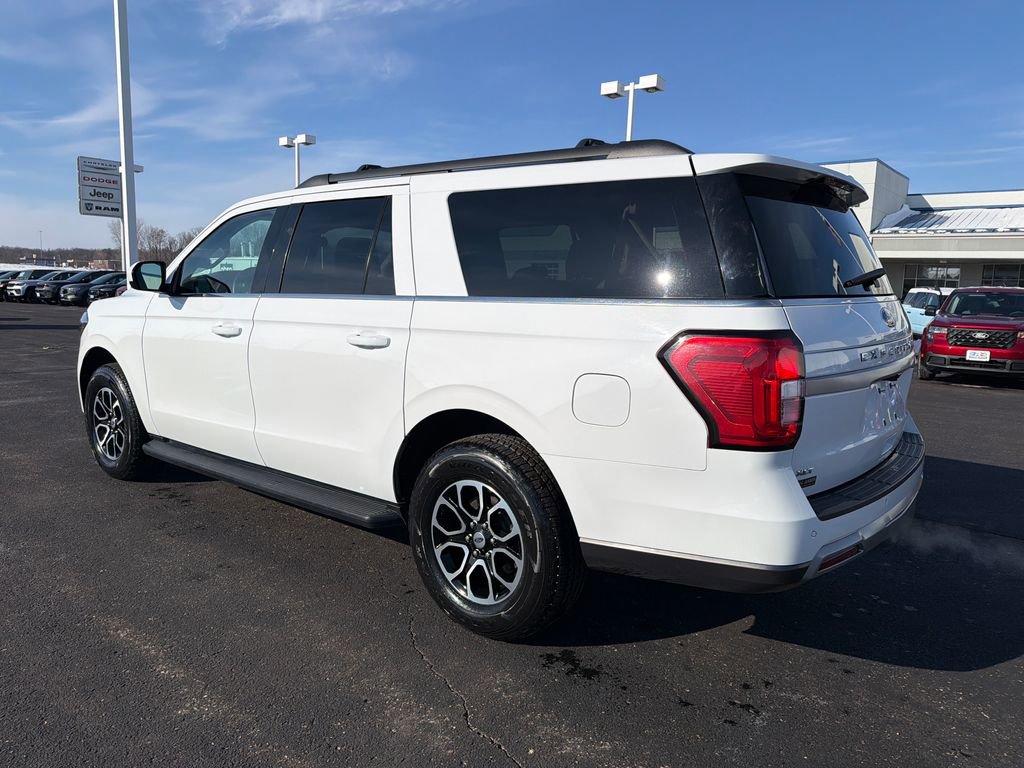 Used 2024 Ford Expedition Max XLT AWD/4WD image 3