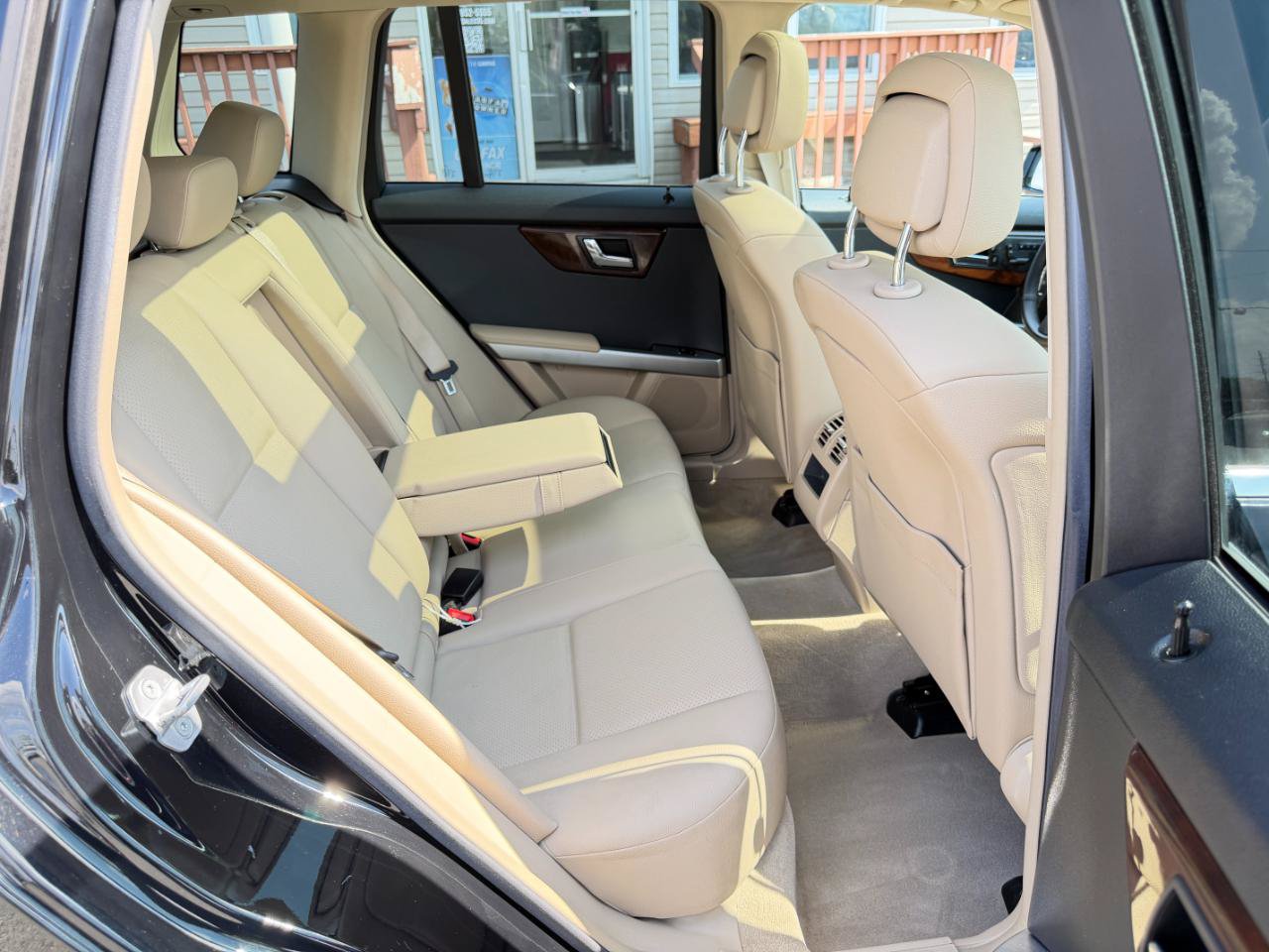 Used 2011 Mercedes-Benz GLK 350 4MATIC image 42