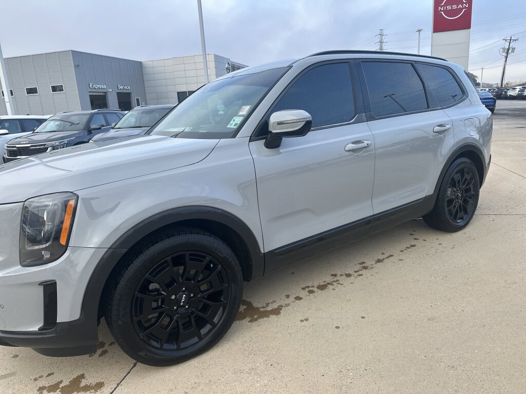 Used 2022 Kia Telluride SX w/ SX Prestige Package image 10