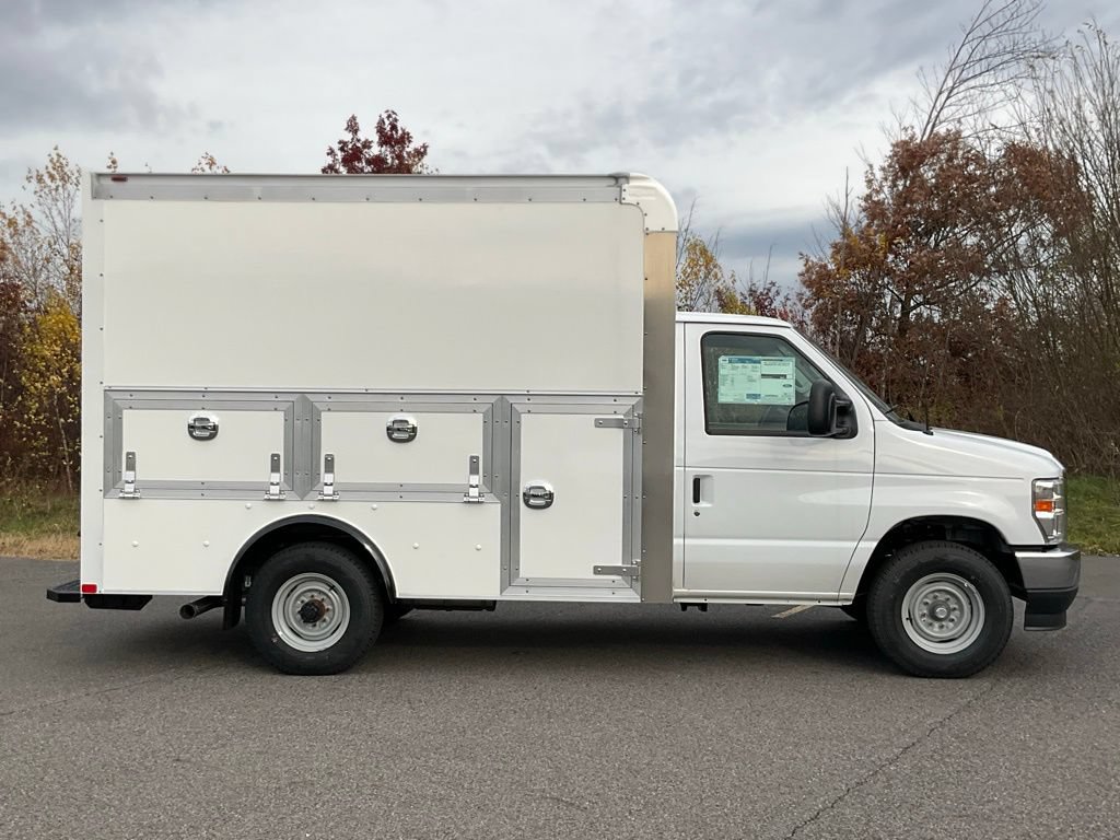 New 2026 Ford E-350 and Econoline 350 Super Duty w/ Power Equipment Group RWD image 18