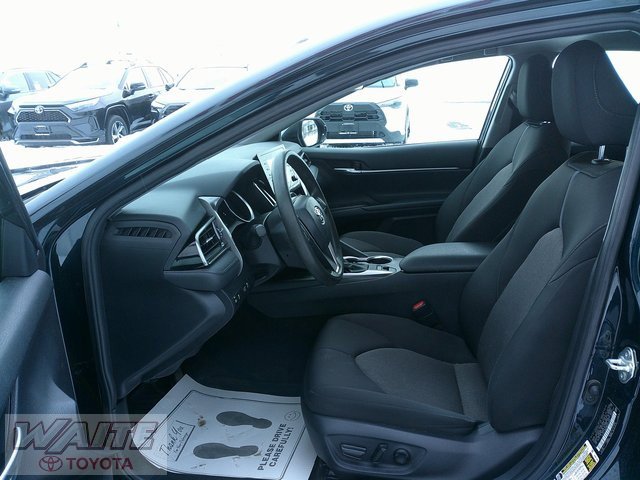 Used 2021 Toyota Camry LE image 20