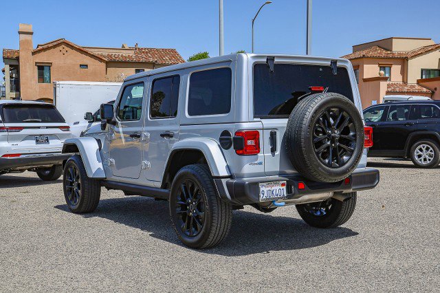 Used 2024 Jeep Wrangler Sahara w/ Technology Group AWD/4WD image 6