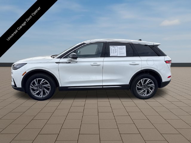 Used 2023 Lincoln Corsair AWD w/ Equipment Group 101A image 3