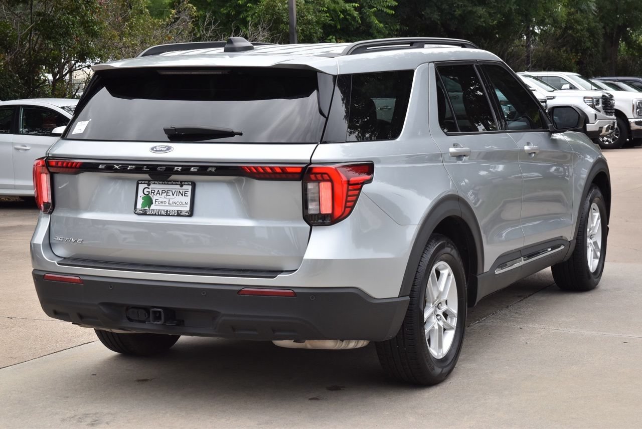 Certified 2025 Ford Explorer Active RWD image 8