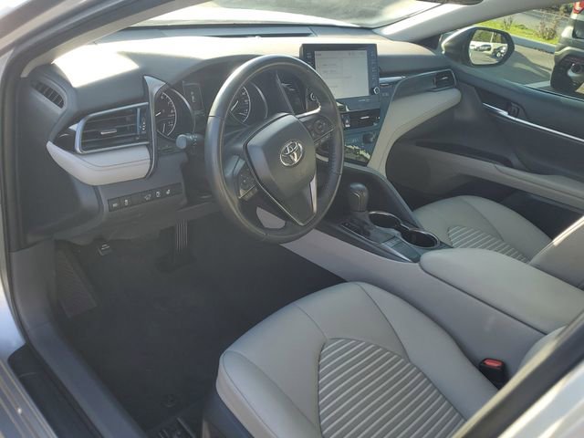 Used 2023 Toyota Camry SE w/ Cold Weather Package image 19