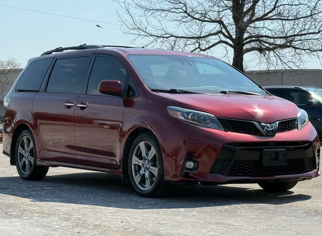 Used 2019 Toyota Sienna SE w/ SE Preferred Package FWD image 7