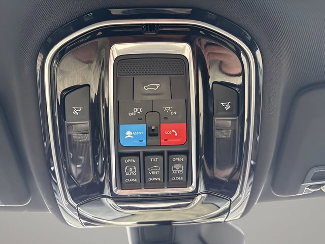 Used 2022 Jeep Grand Cherokee Summit w/ Luxury Tech Group V image 10