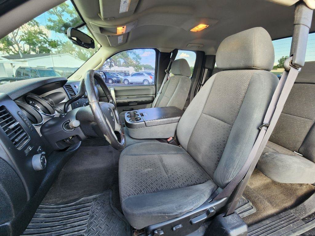 Used 2007 Chevrolet Silverado 1500 LT w/ 1LT Convenience Package AWD/4WD image 14