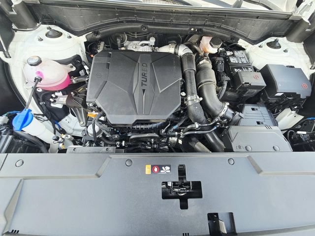Used 2025 Hyundai Santa Fe SE FWD image 15