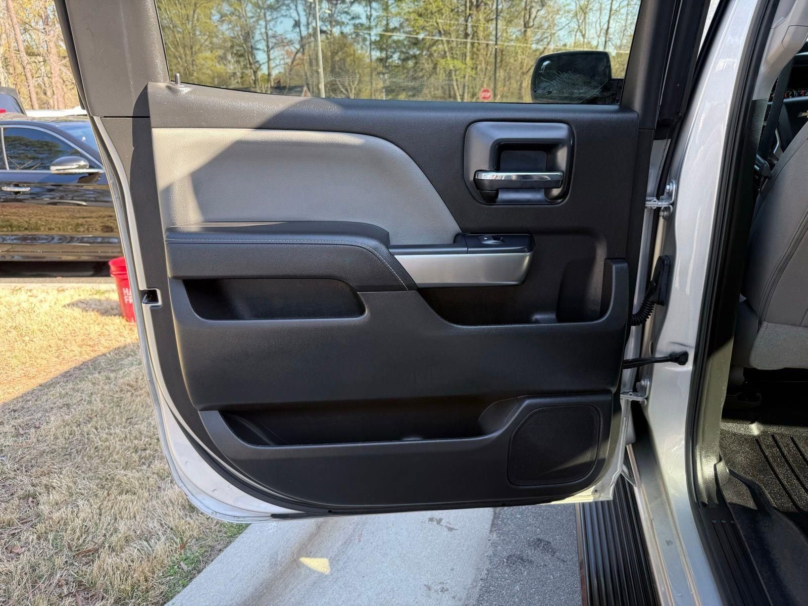 Used 2018 Chevrolet Silverado 1500 LT w/ All Star Edition AWD/4WD image 30