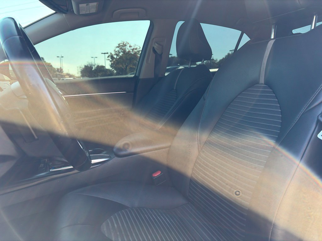 Used 2019 Toyota Camry SE w/ Convenience Package FWD image 10