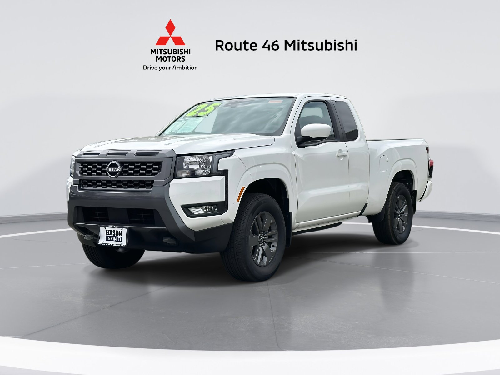 Used 2025 Nissan Frontier SV w/ SV Convenience Package image 2