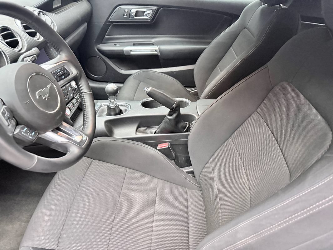Used 2017 Ford Mustang Coupe RWD image 10