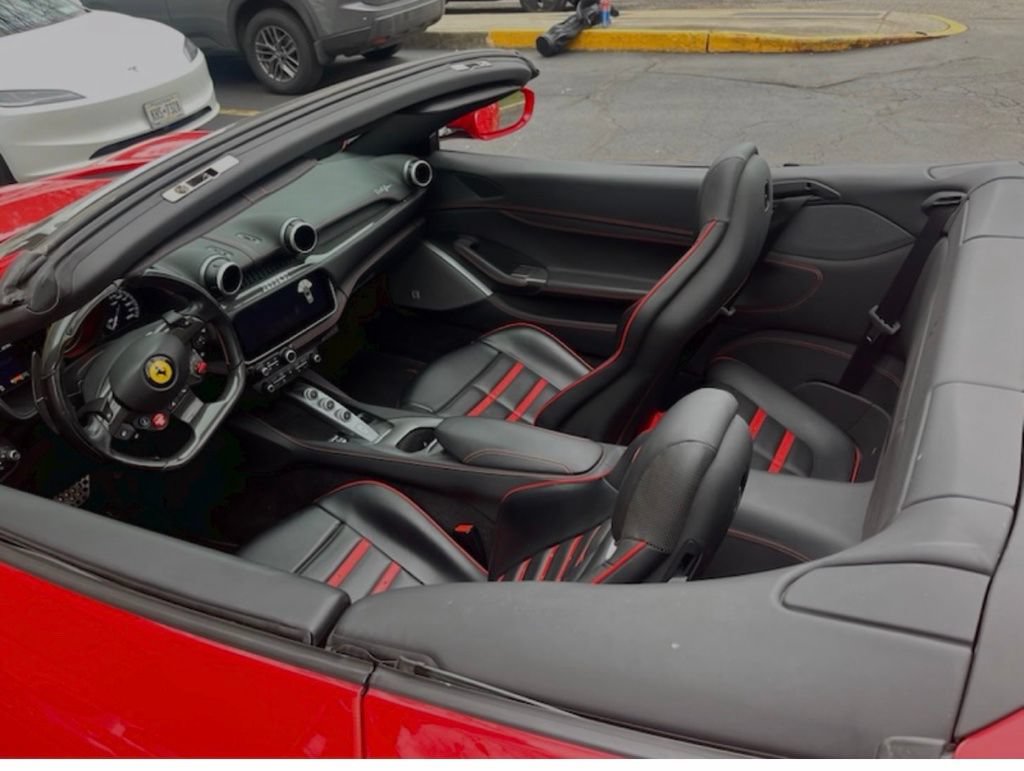 Used 2019 Ferrari Portofino RWD image 10