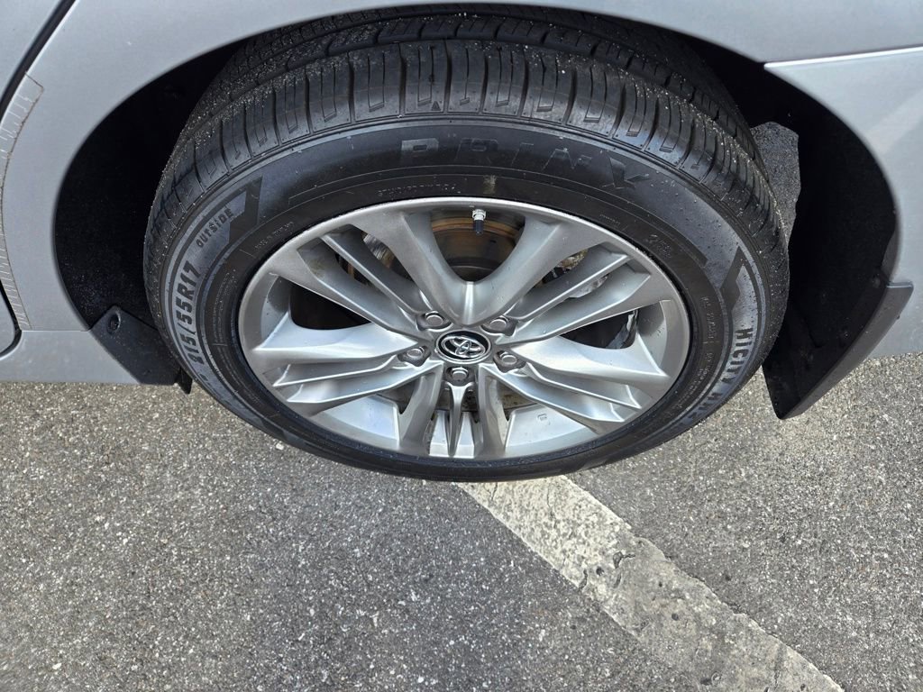 Used 2015 Toyota Camry SE image 13