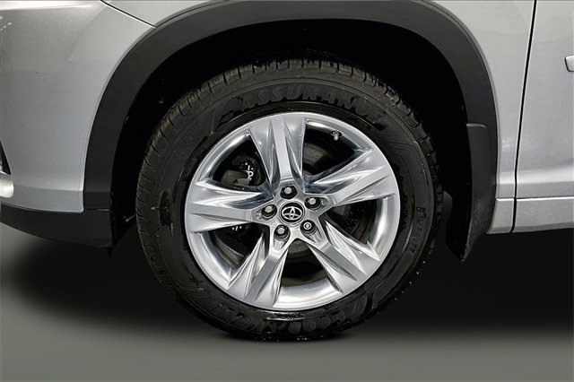 Used 2017 Toyota Highlander Limited w/ Protection Package #3 image 33