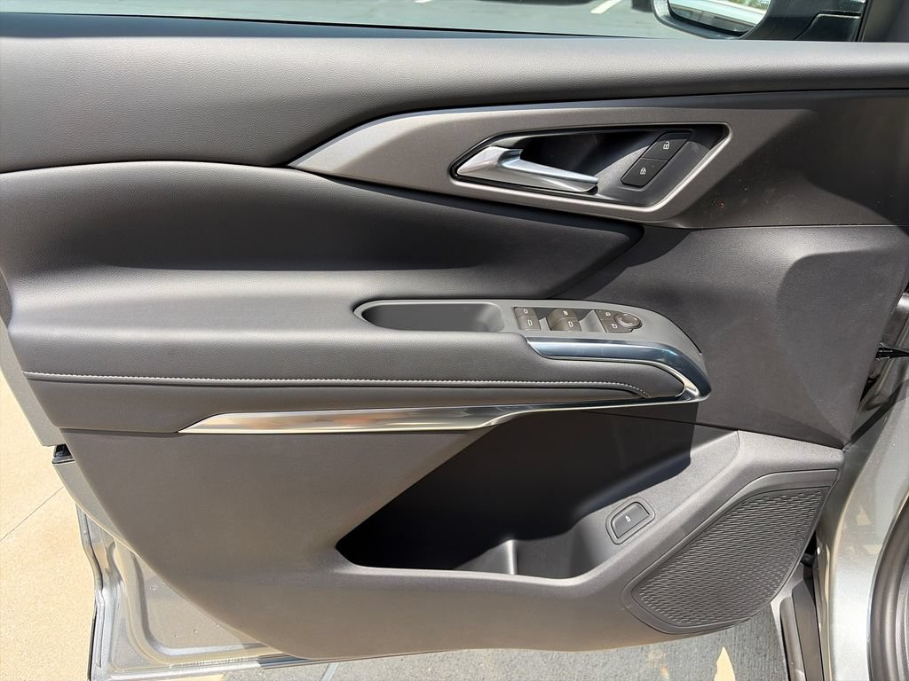 New 2026 Chevrolet Traverse LT FWD image 17