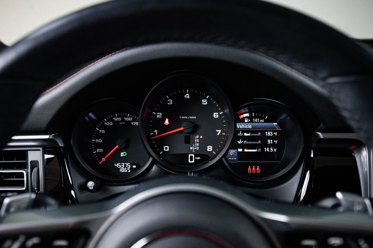 Certified 2021 Porsche Macan AWD/4WD image 15
