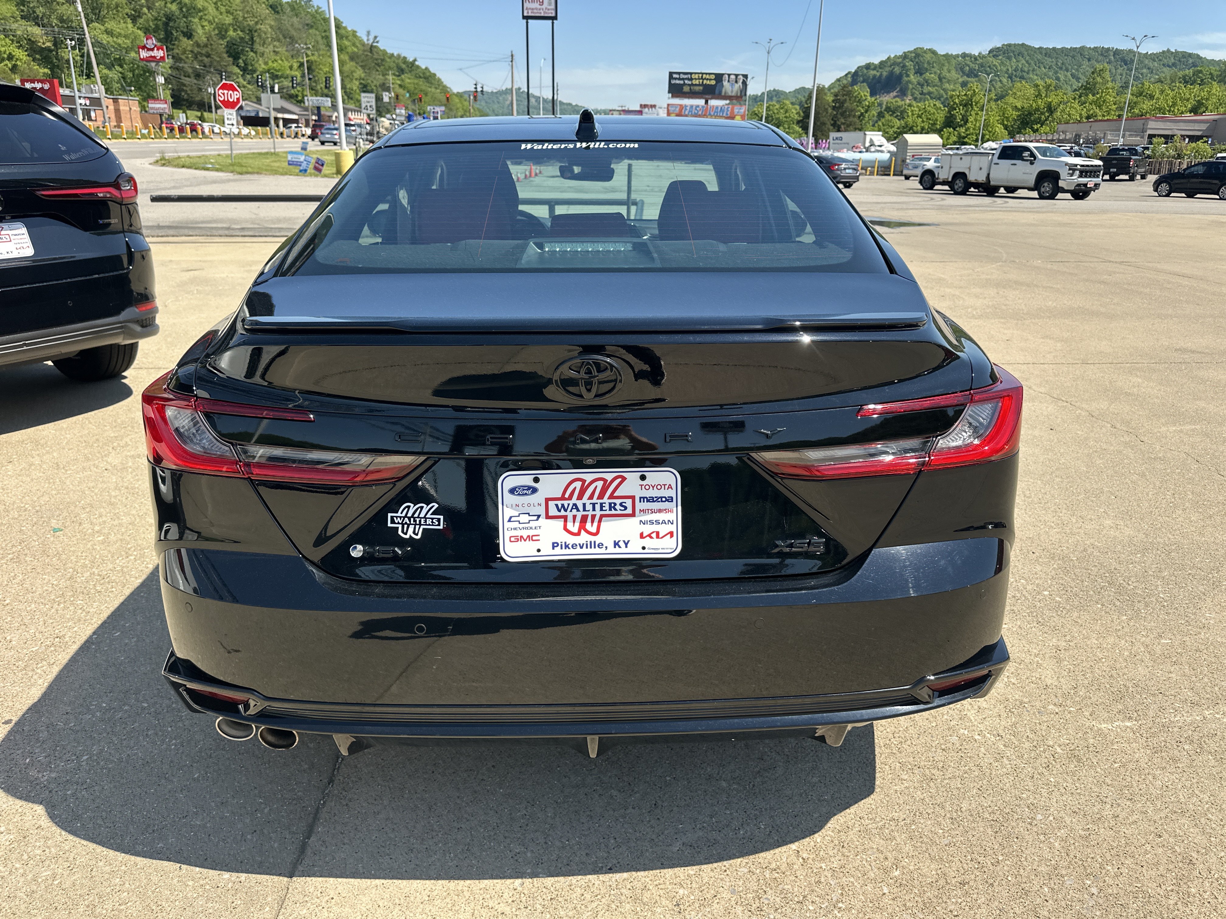 Used 2025 Toyota Camry XSE w/ Premium Plus Package FWD image 3