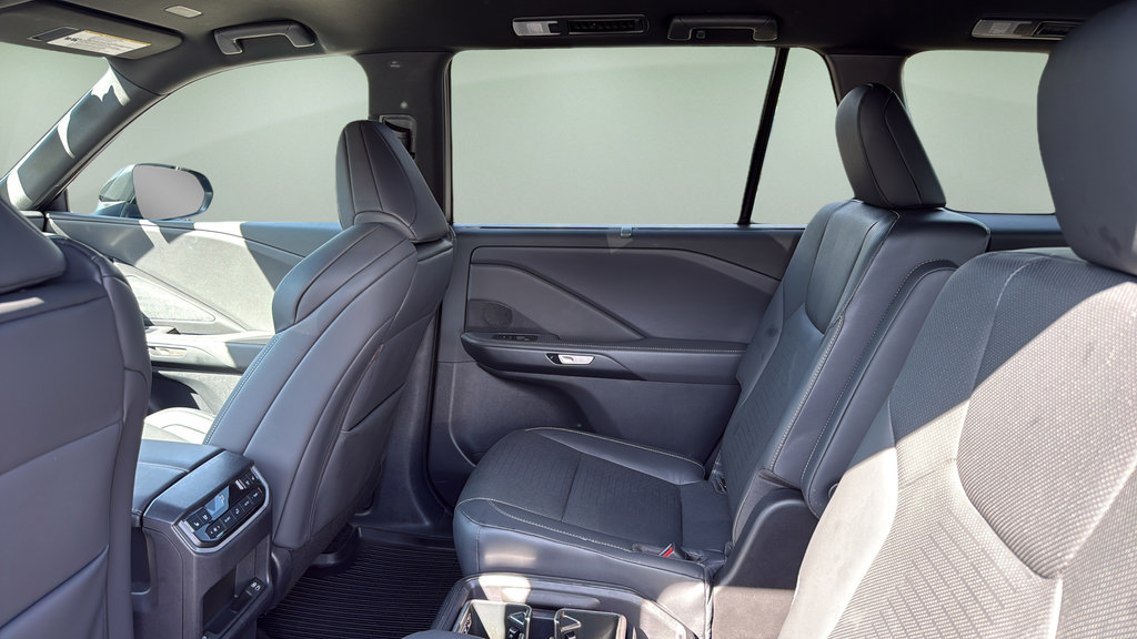 Used 2026 Lexus TX 500h AWD w/ Technology Package image 17