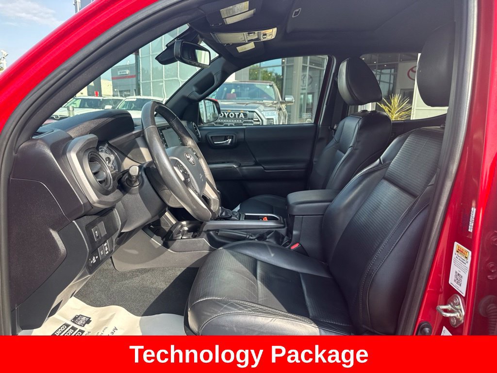 Used 2020 Toyota Tacoma TRD Sport w/ TRD Premium Sport Package AWD/4WD image 12