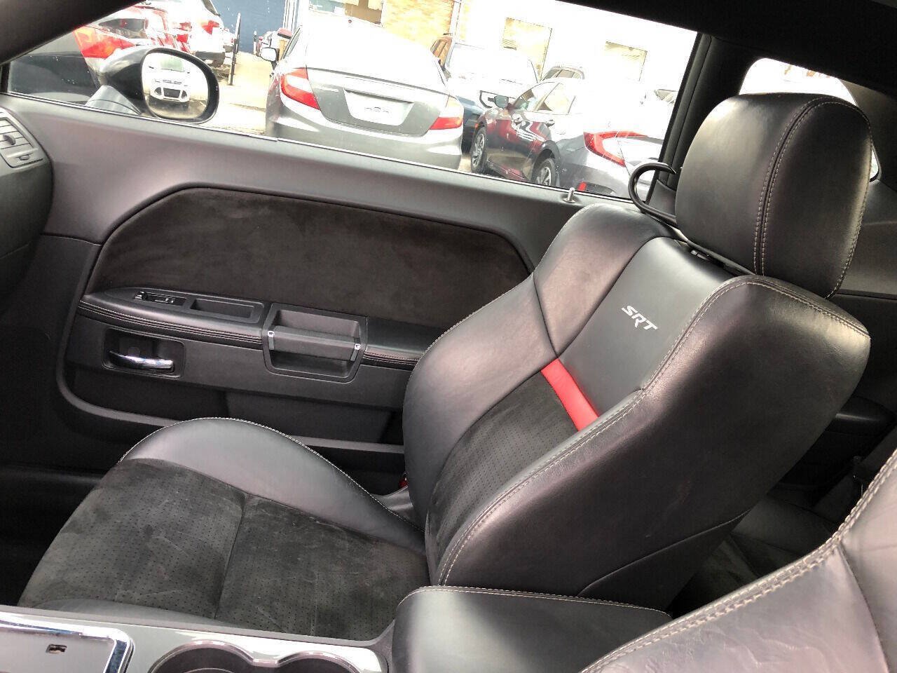 Used 2010 Dodge Challenger SRT8 w/ SRT Option Group II RWD image 25