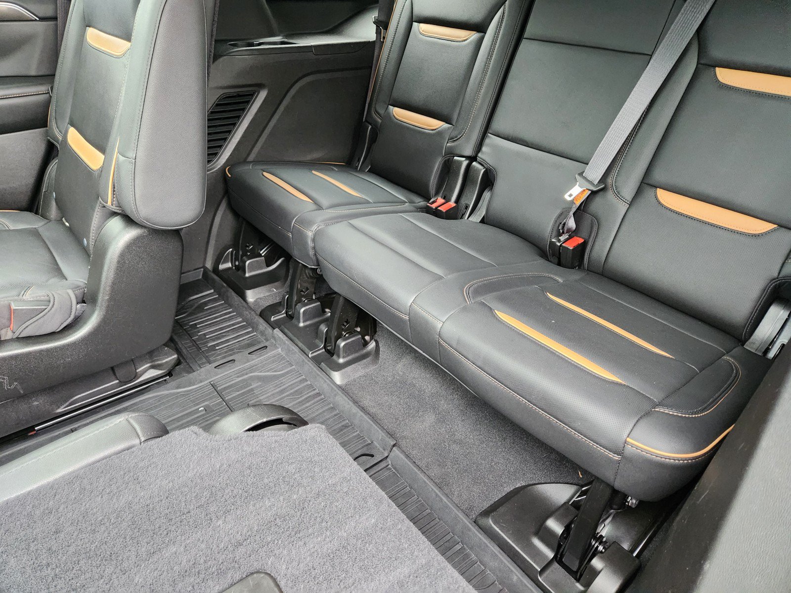 Used 2021 GMC Yukon AT4 w/ AT4 Premium Plus Package AWD/4WD image 15