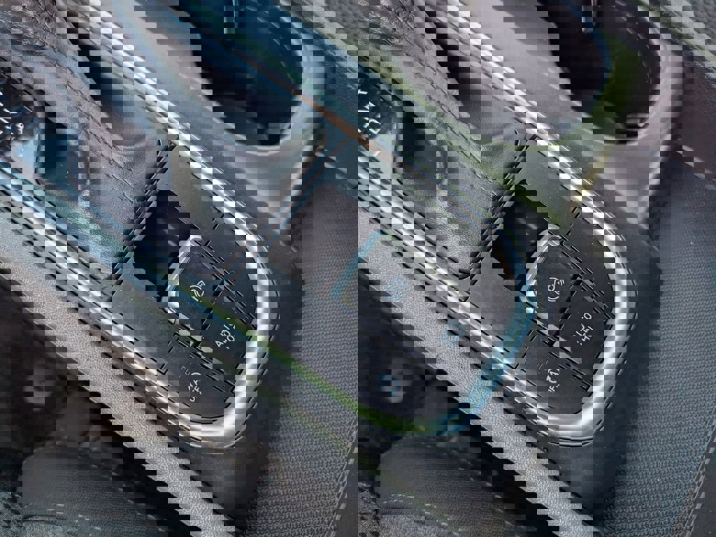 Used 2020 Hyundai Santa Fe SE w/ Cargo Package image 24