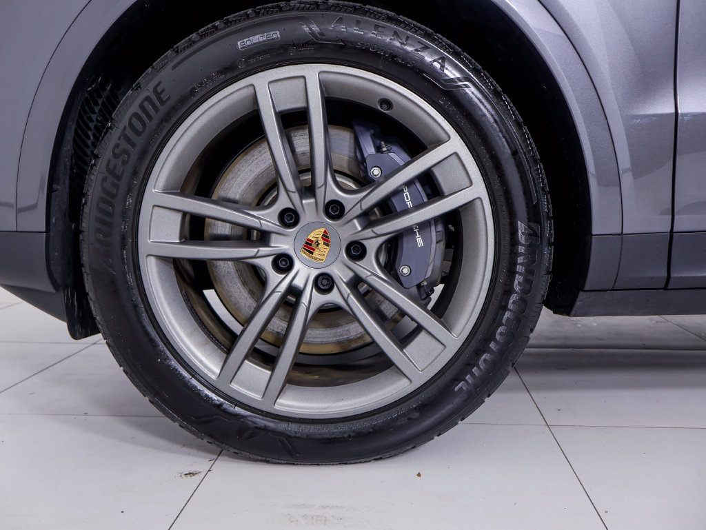 Certified 2026 Porsche Cayenne E-Hybrid AWD/4WD image 34