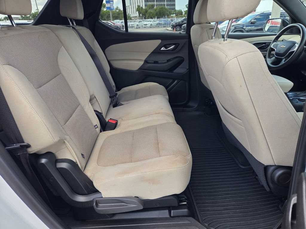 Used 2023 Chevrolet Traverse LS FWD image 13