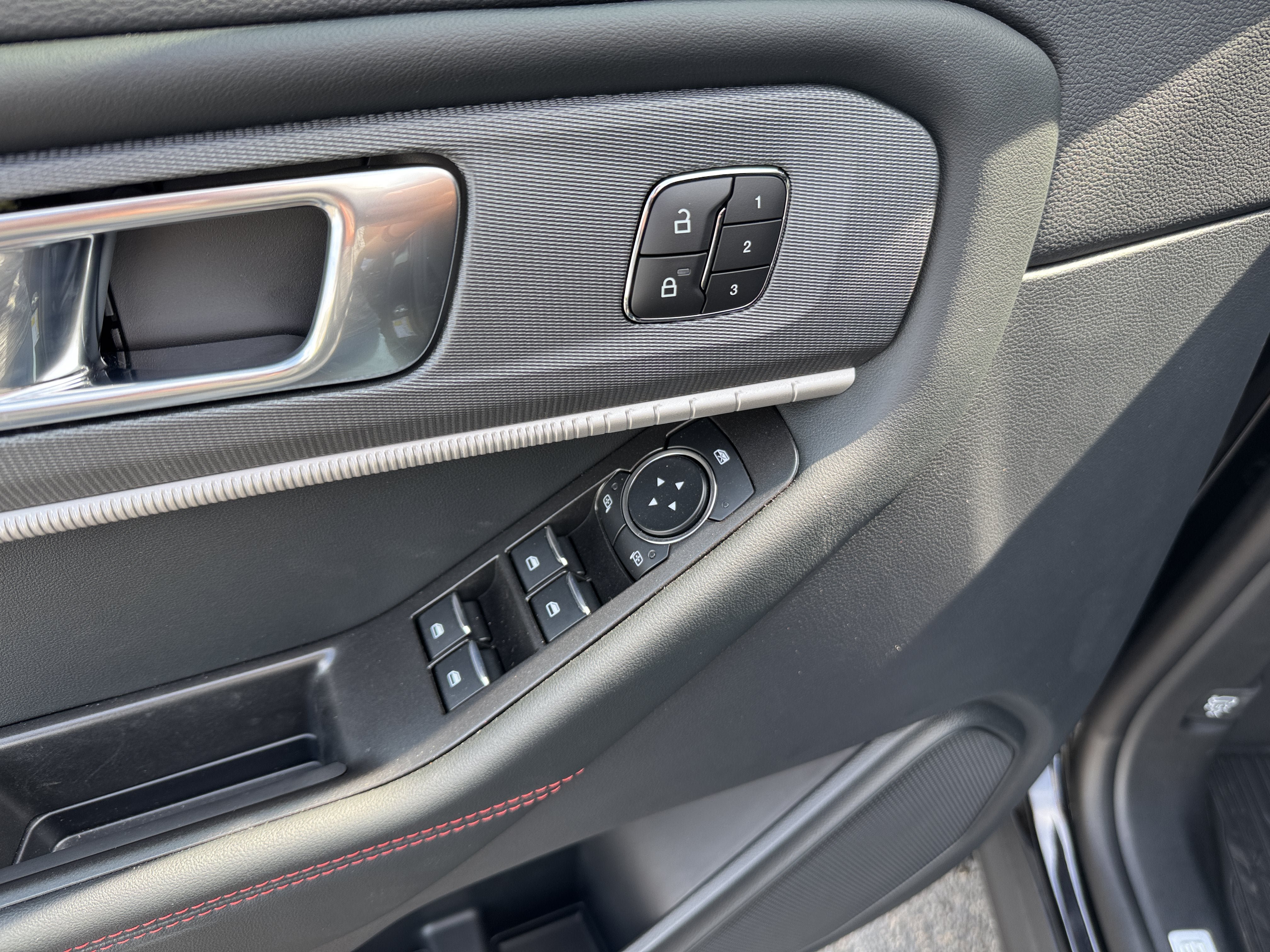 New 2026 Ford Explorer ST-Line w/ ST-Line Street Pack AWD/4WD image 8