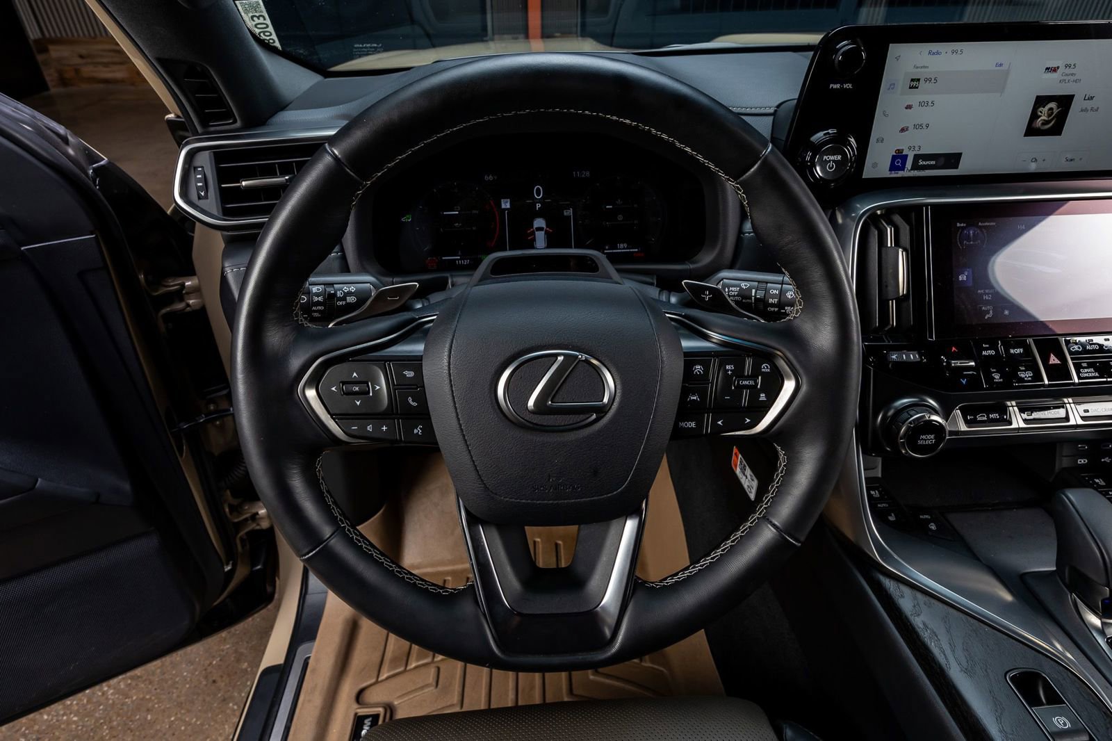 Used 2025 Lexus LX 700h Overtrail image 19